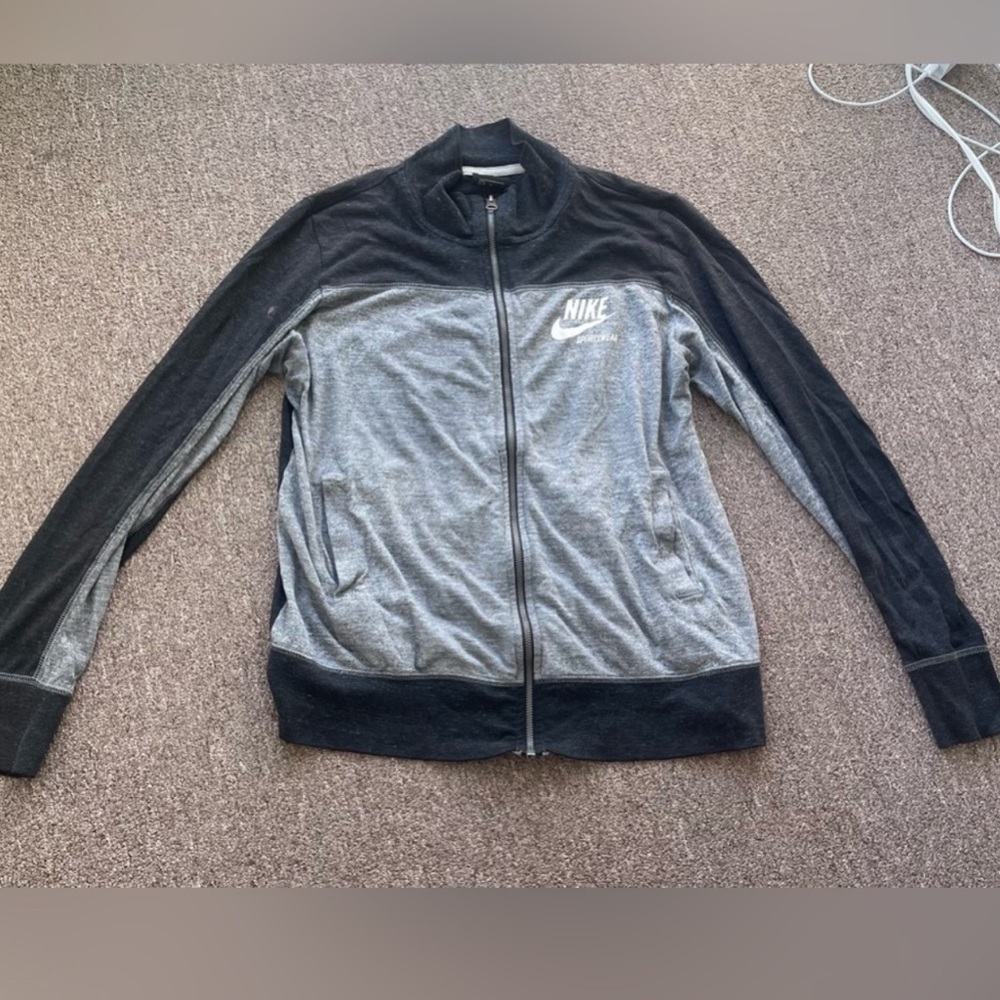 Women’s SB Nike sweater